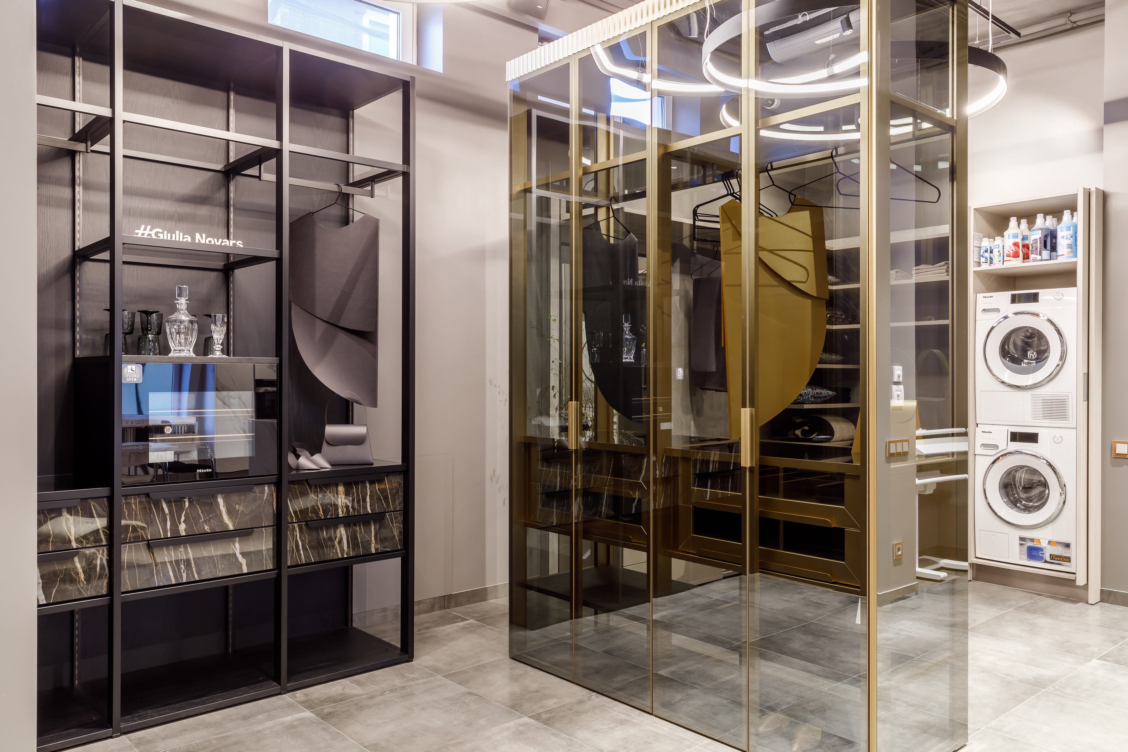 朱莉娅·诺瓦尔斯和米尔-4