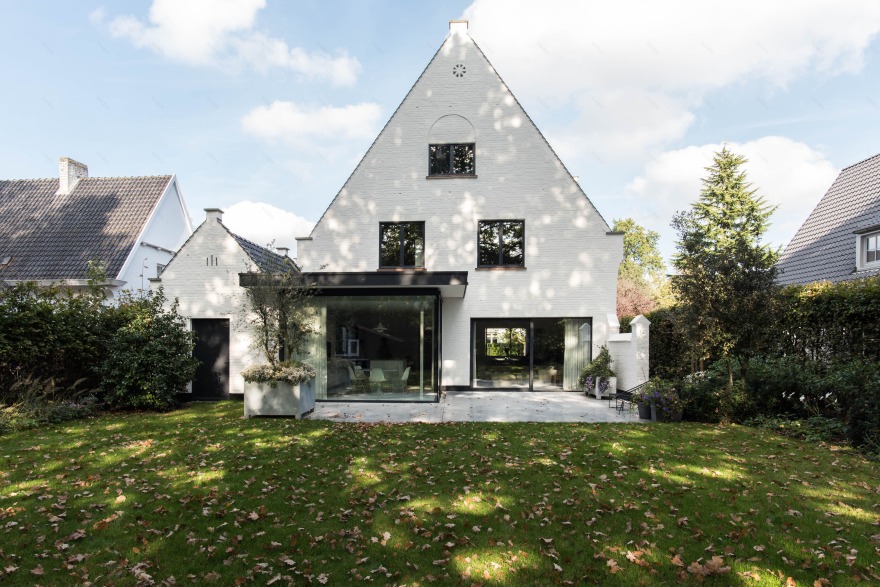 别墅 BM 的现代简约变身-0