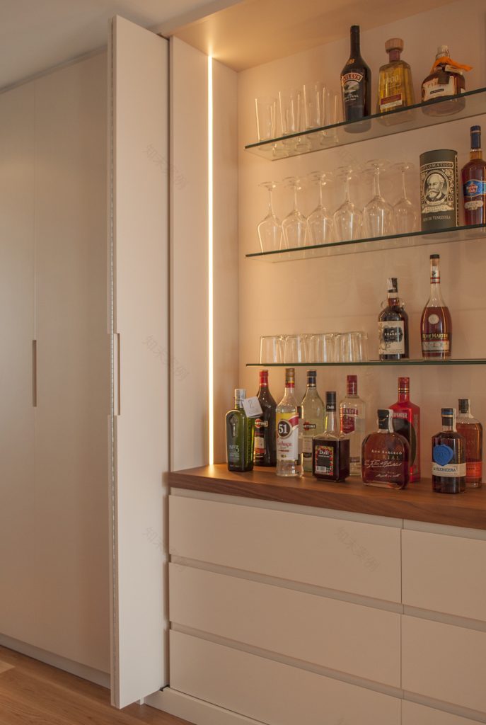 重塑 1960 年代公寓,尽享西班牙 Sitges 海湾美景-4