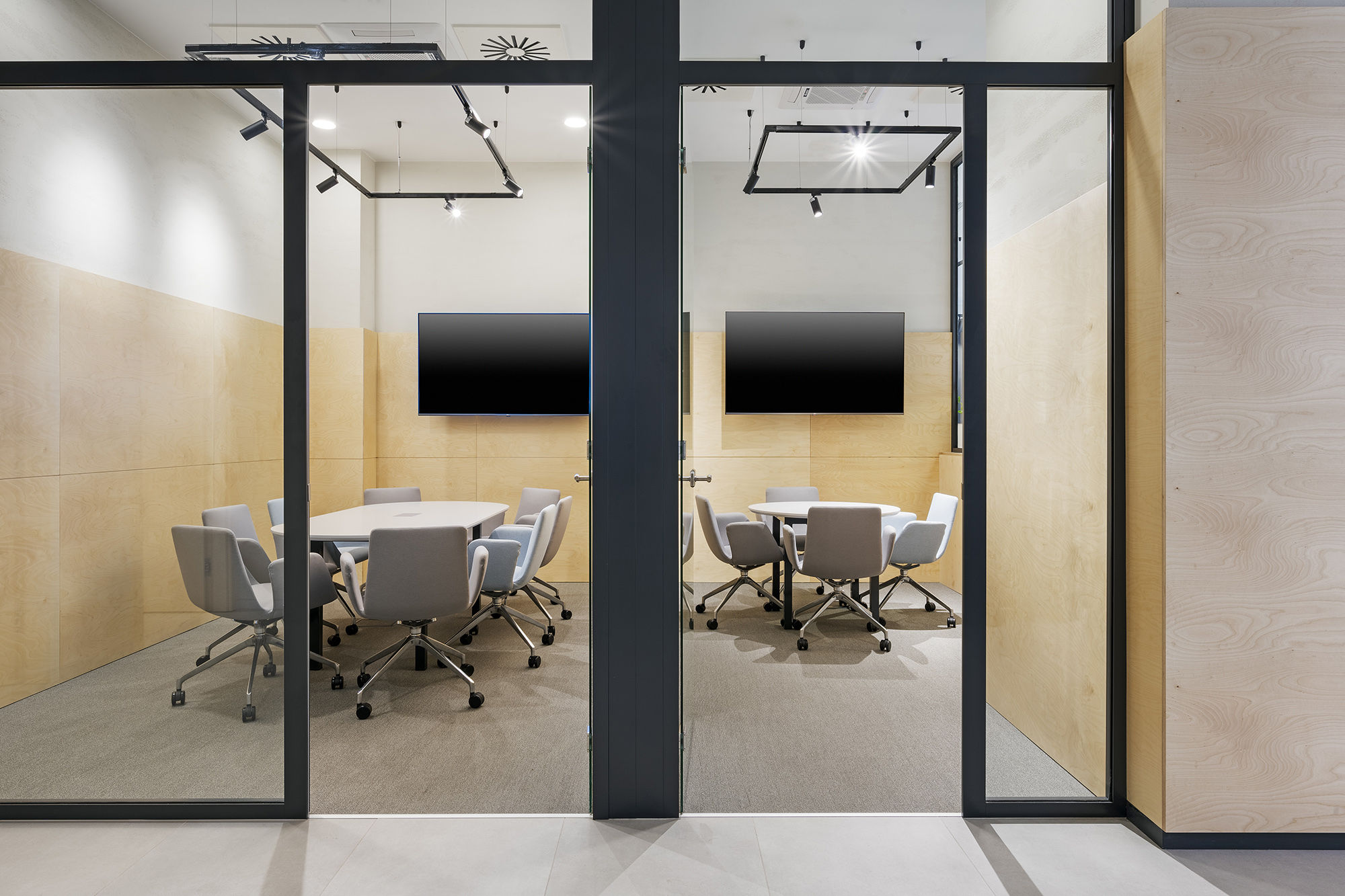 Telenor Budapest 旗舰店 | 温馨社区办公空间-10