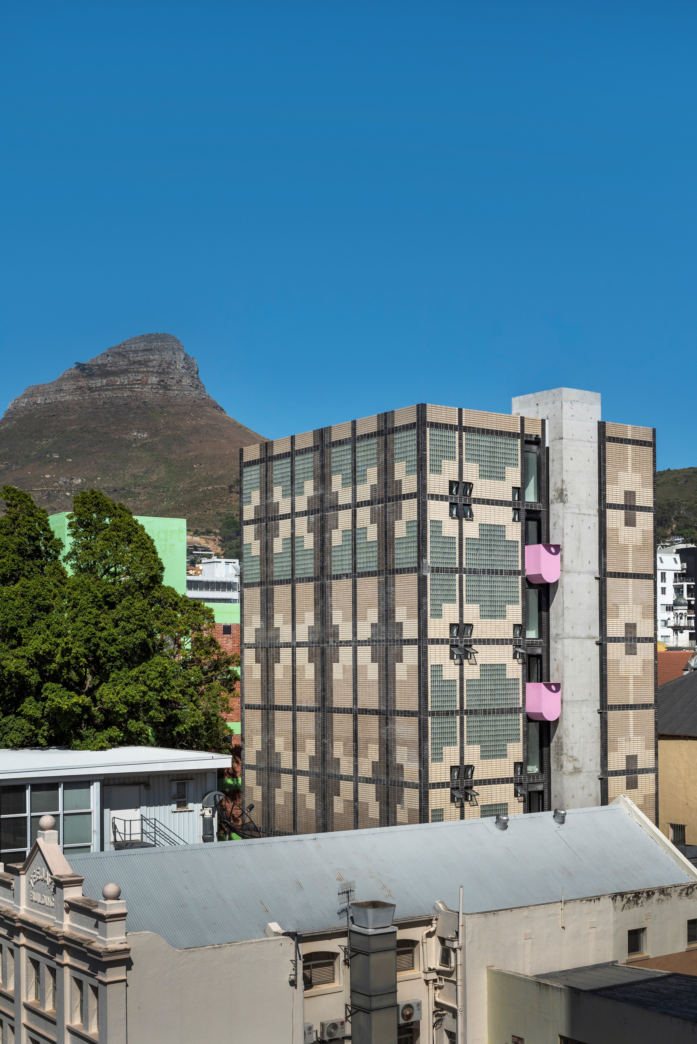 U·olo Apartments · 南非开普敦的城市微单元住宅设计丨Two Five Five Architects-16