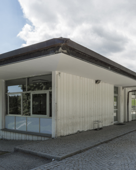Vico Canavese 中学 | 简约现代的建筑典范