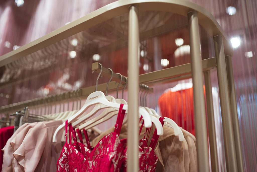 时尚女性品牌店“Rinascimento”新概念设计-3