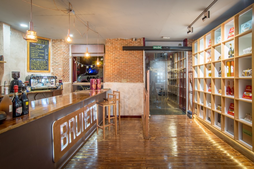 意大利风情 Brunetti 咖啡店,融合纺织与咖啡文化-0