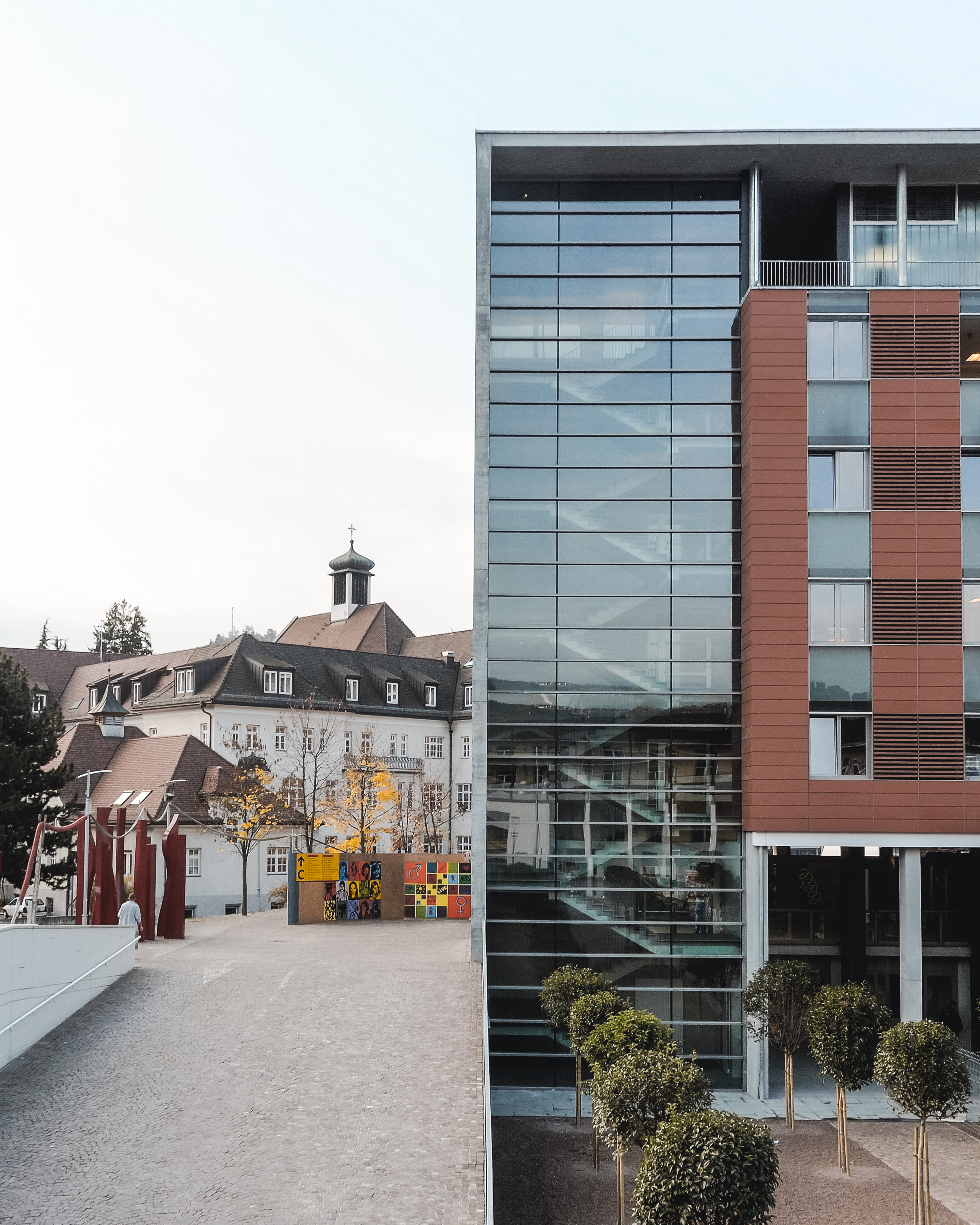 意大利 Bressanone 医院的“十”字形改造-2