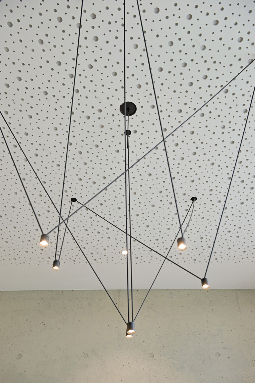 卢森堡大型被动式木质混凝土别墅-3