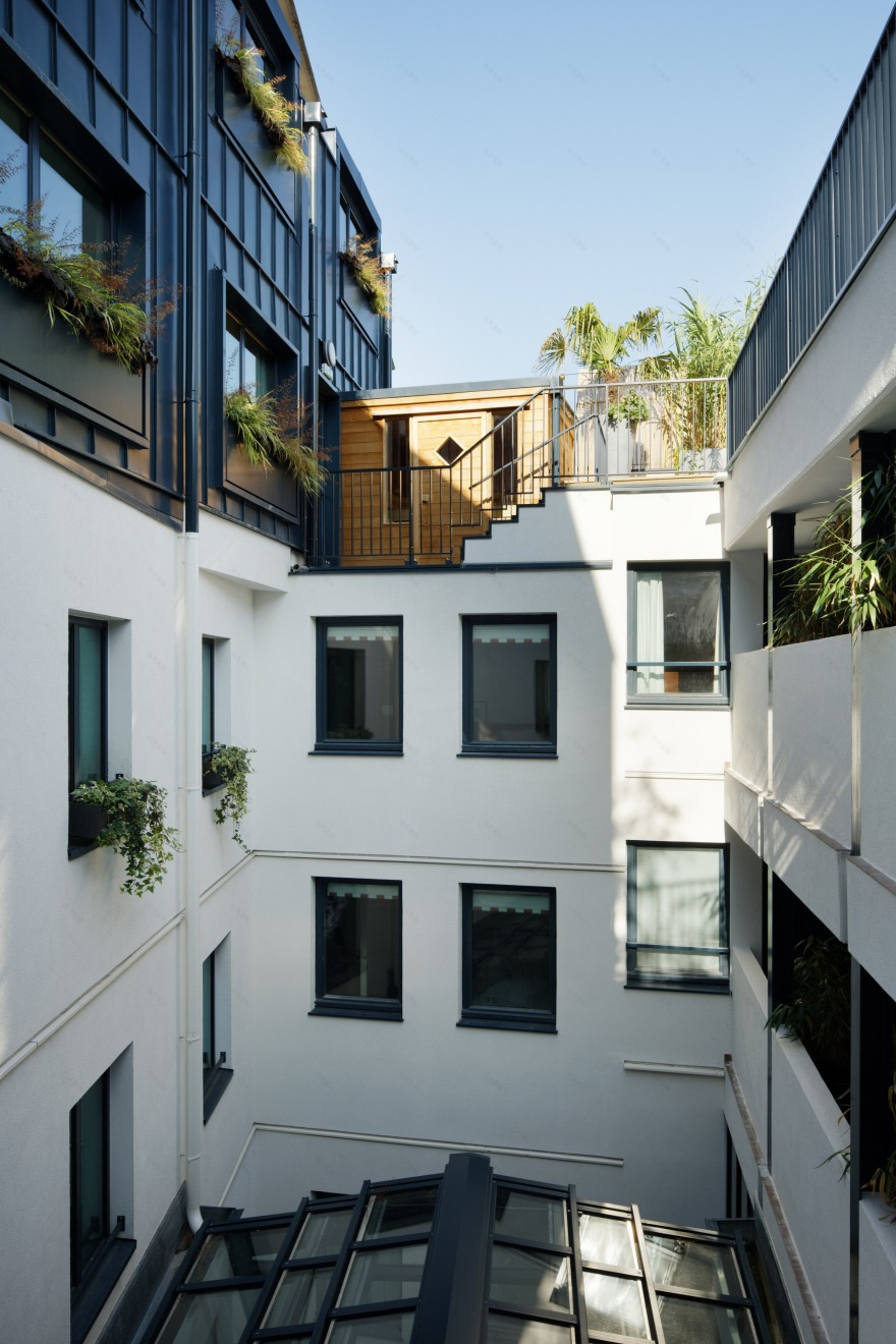 巴黎华莱士酒店,蓝调金属魅力与自然光的完美结合-32