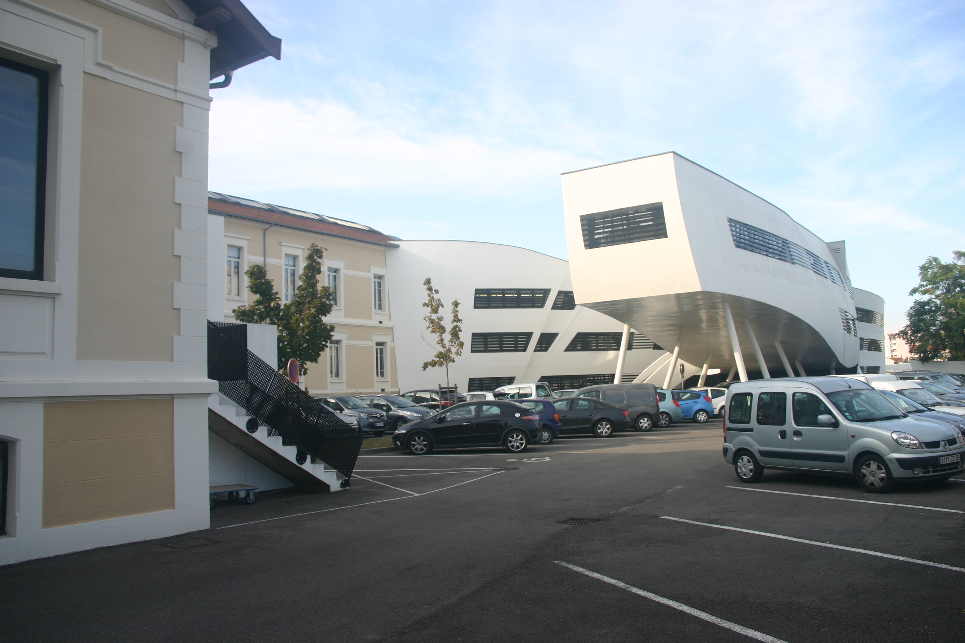 历史与现代共融的校园设计-8