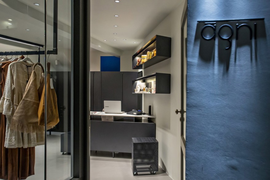 金属撞击在混凝土上丨Maria Vidali-7