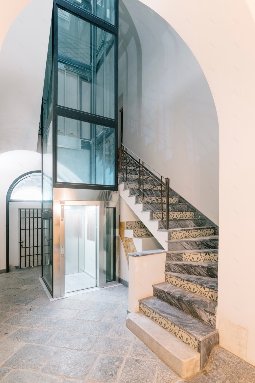 历史与现代交融的“第十三受害者广场”建筑改造-18