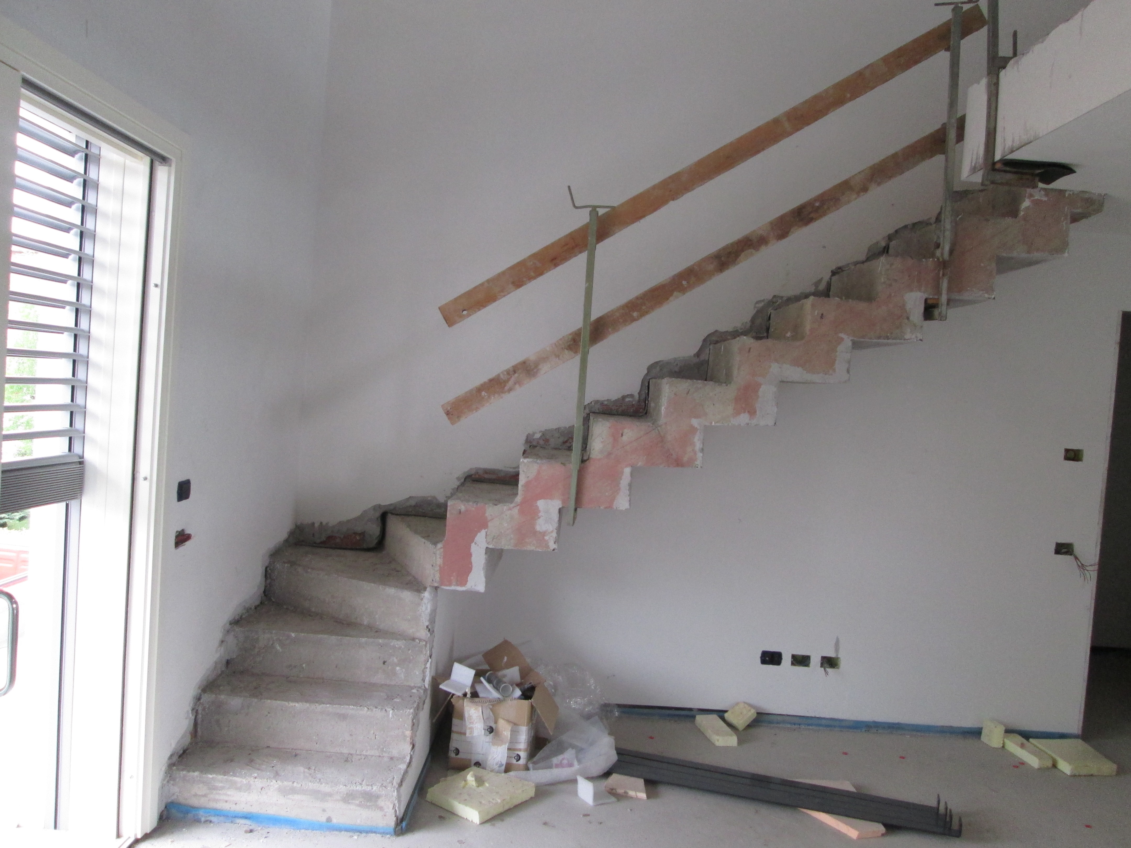 意大利 Bernareggio 三层公寓建筑-3