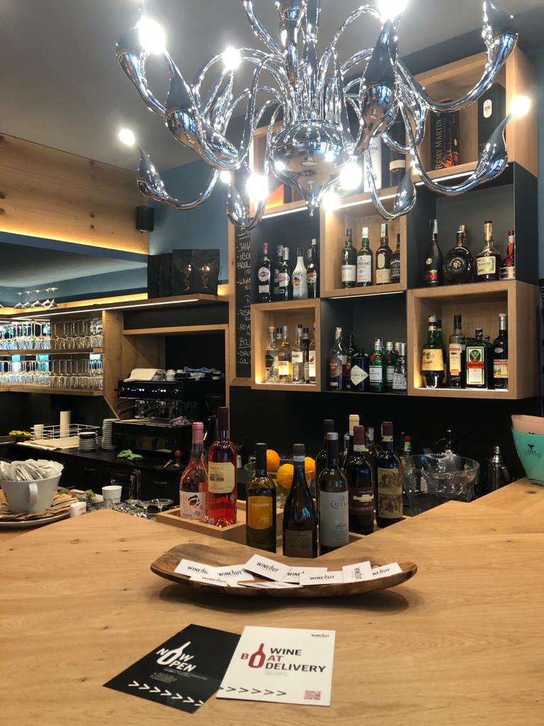 WineOut enoteca 现代工业风格设计丨意大利-6