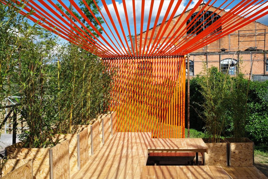 绿意盎然的多功能木质帐篷空间-3