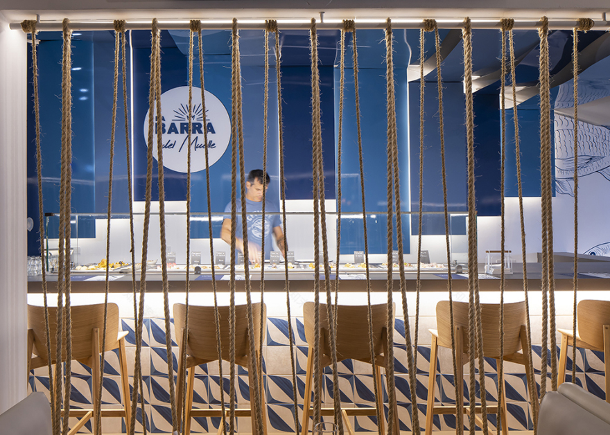 激情海洋的蓝色韵律·Dos G Arquitectos 的海滨餐厅设计-8