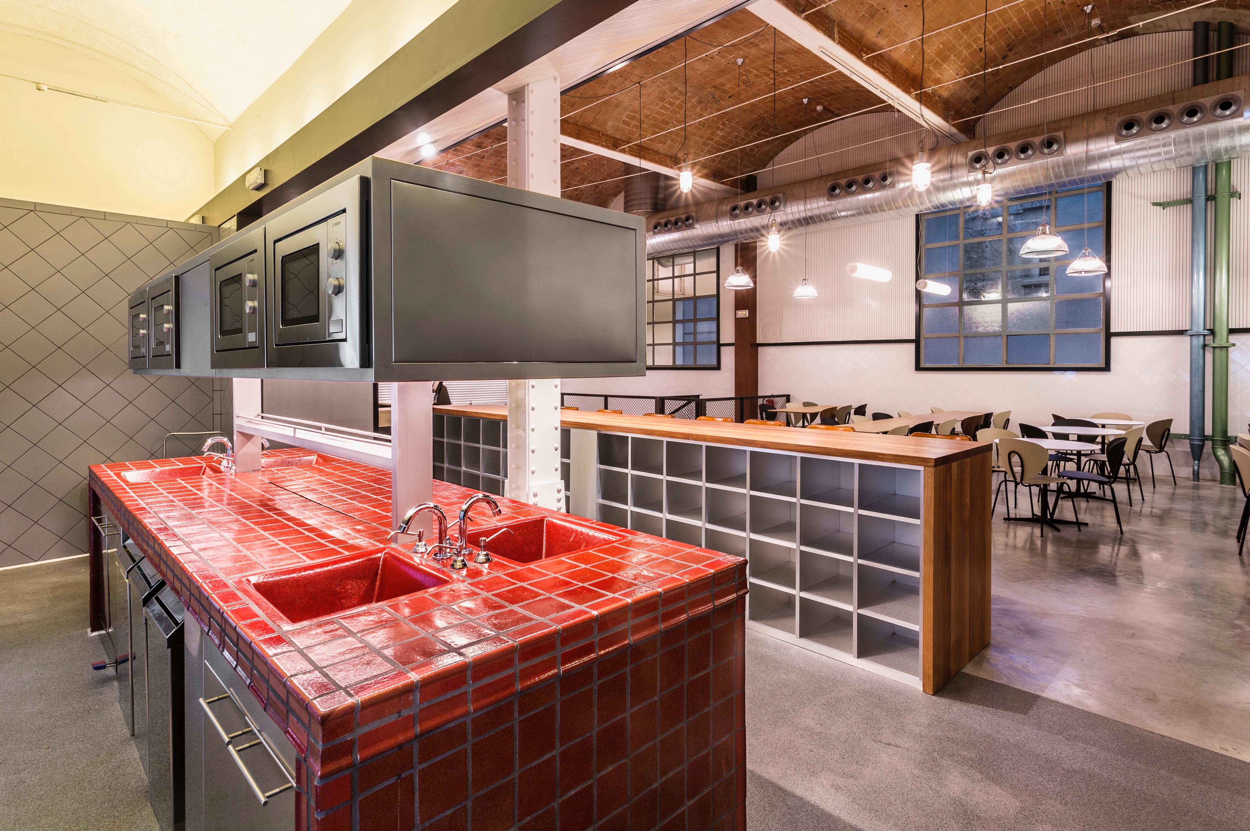 巴塞罗那 DAMM 啤酒厂重生-14