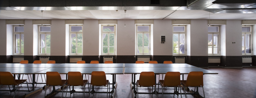 瑞士巧克力工厂“纸建筑”的临时空间艺术-17