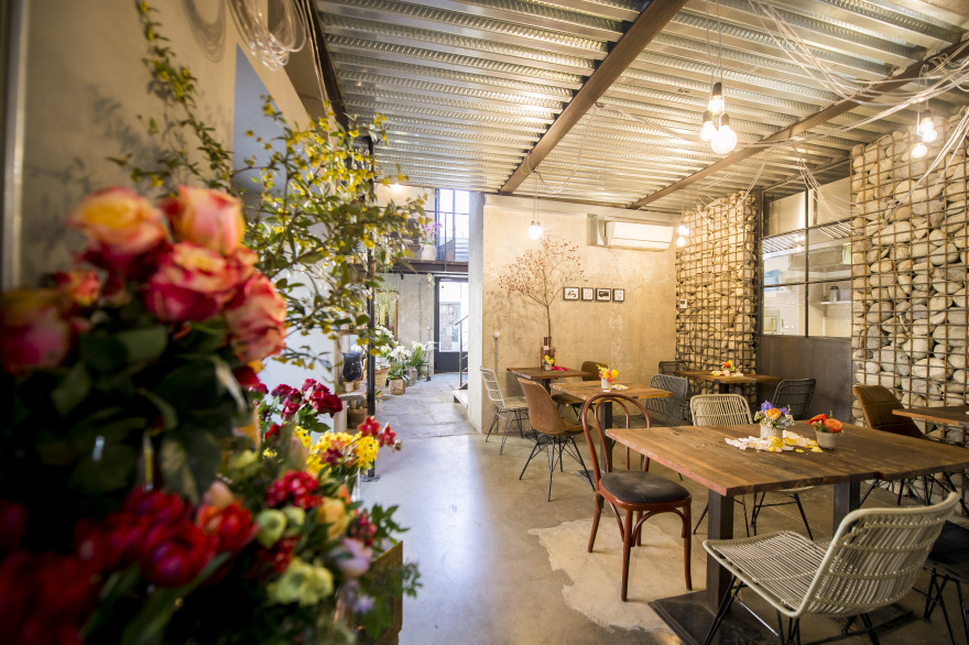 《花之子》餐厅,工业风与自然共融的设计佳作-0