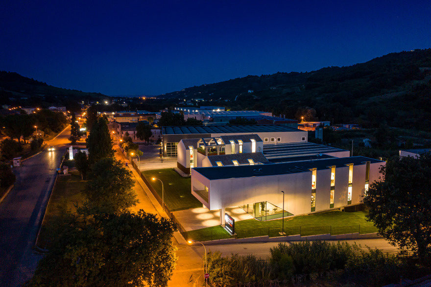 KSENIA SECURITY 总部办公建筑-9