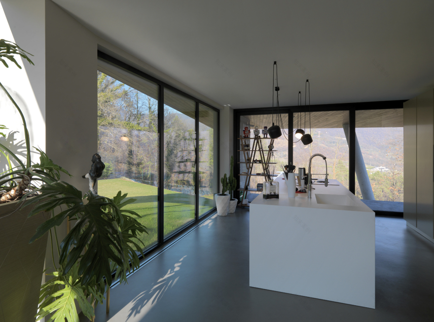 悬浮森林中的透明别墅-49