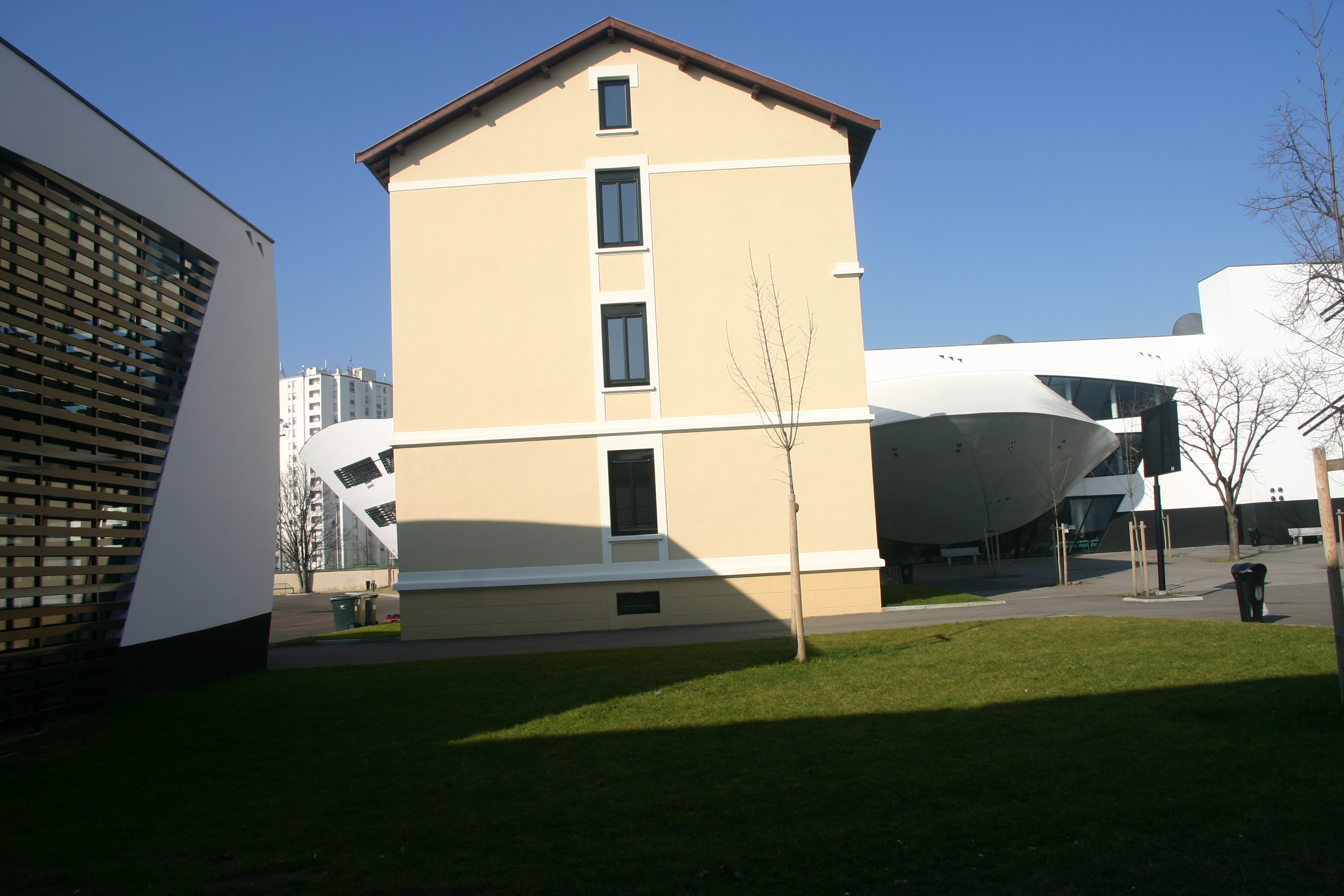 历史与现代共融的校园设计-20