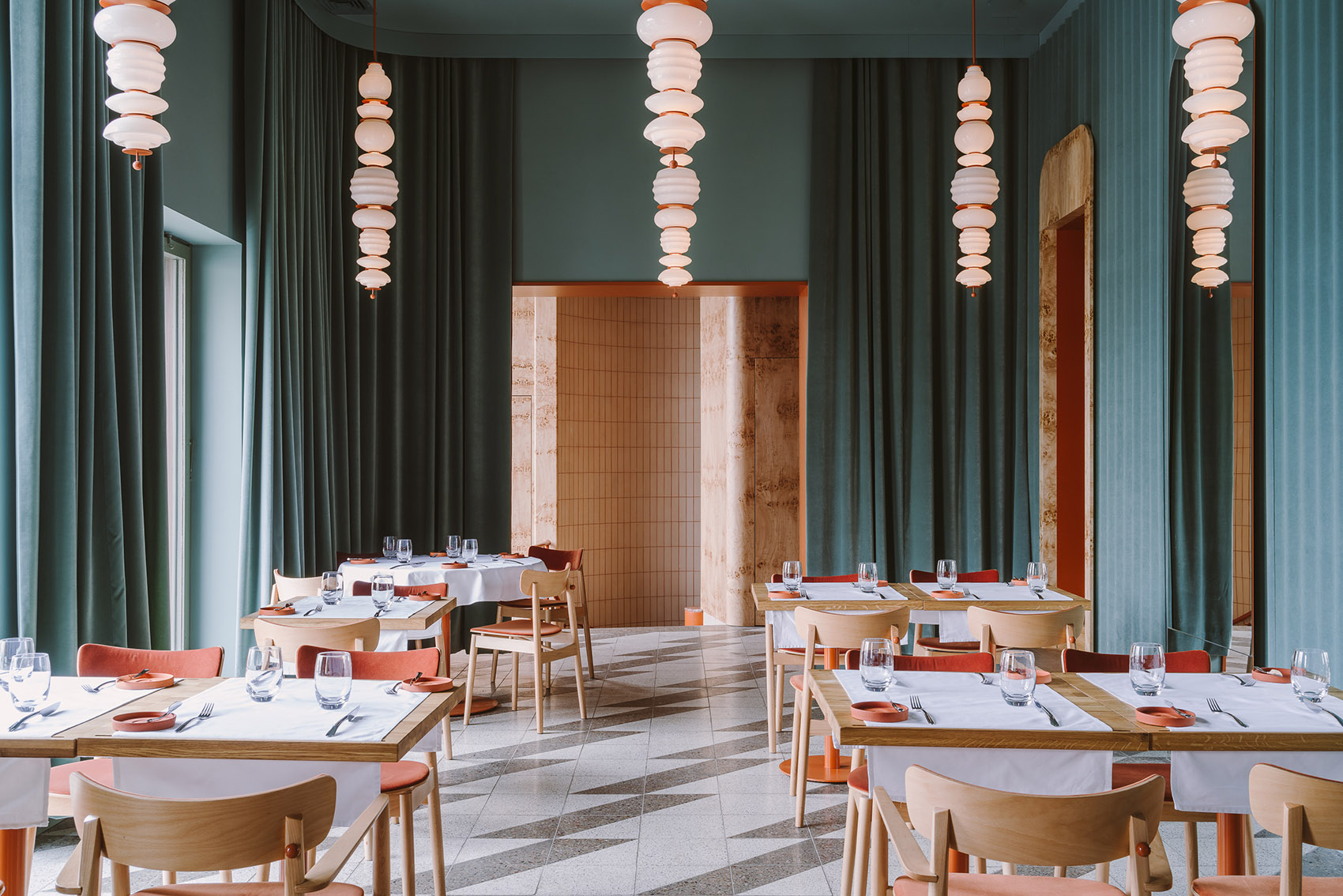 OPASLY TOM餐厅，华沙/丰富的色彩、饰面和纹理空间下的用餐体验-14
