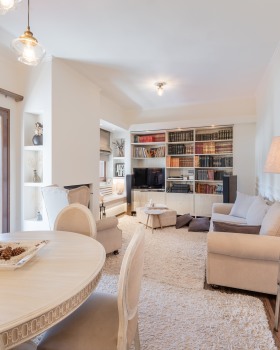 Christianna Perdetzi丨平层丨Apartment in Ilion