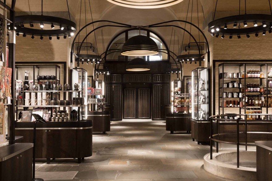 伦敦塔的白塔礼品店-1