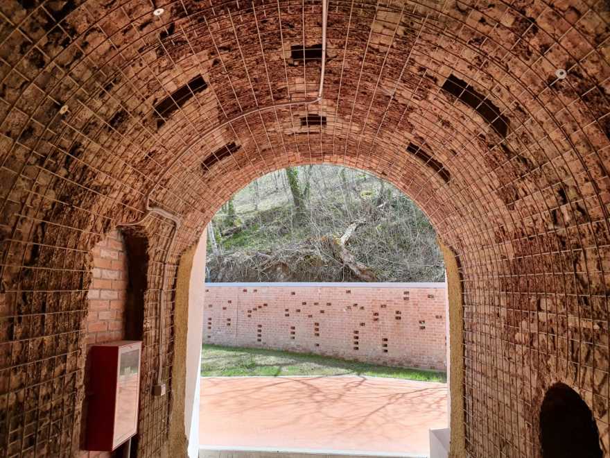 废弃砖窑的华丽转身 · 意大利 Cantalupo 文化实验室-2