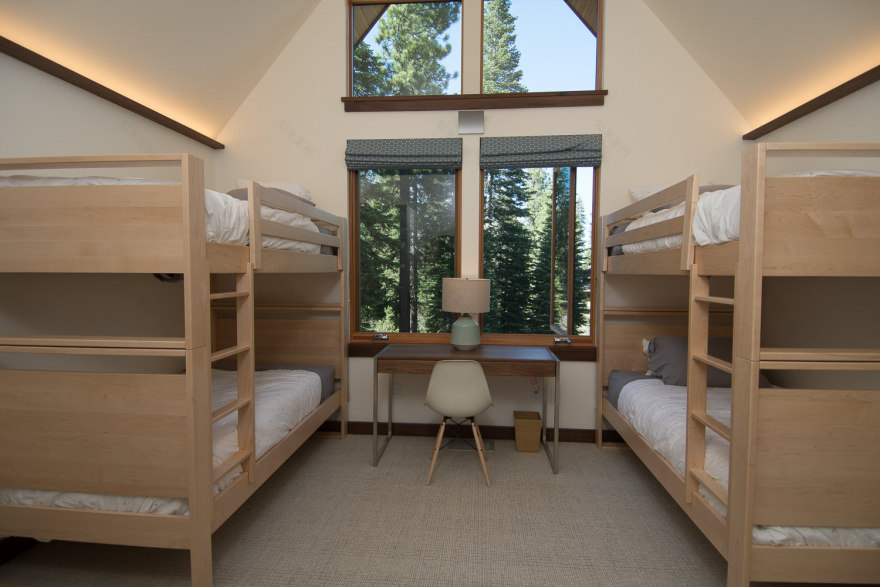 倾斜之地的璀璨明珠 | Crestwood Construction 的山居别墅设计-10