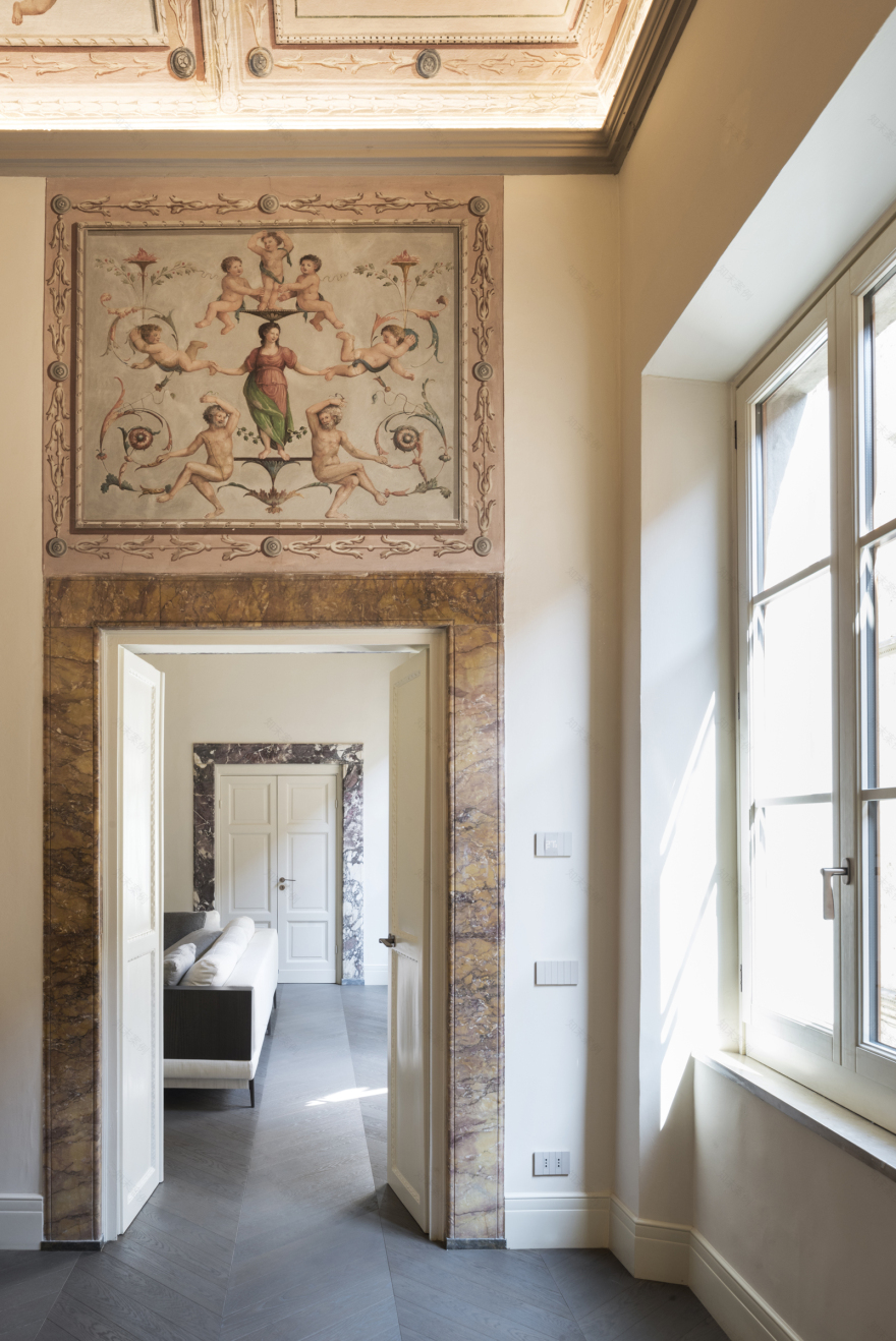 融合历史与现代的意大利古城公寓改造-22