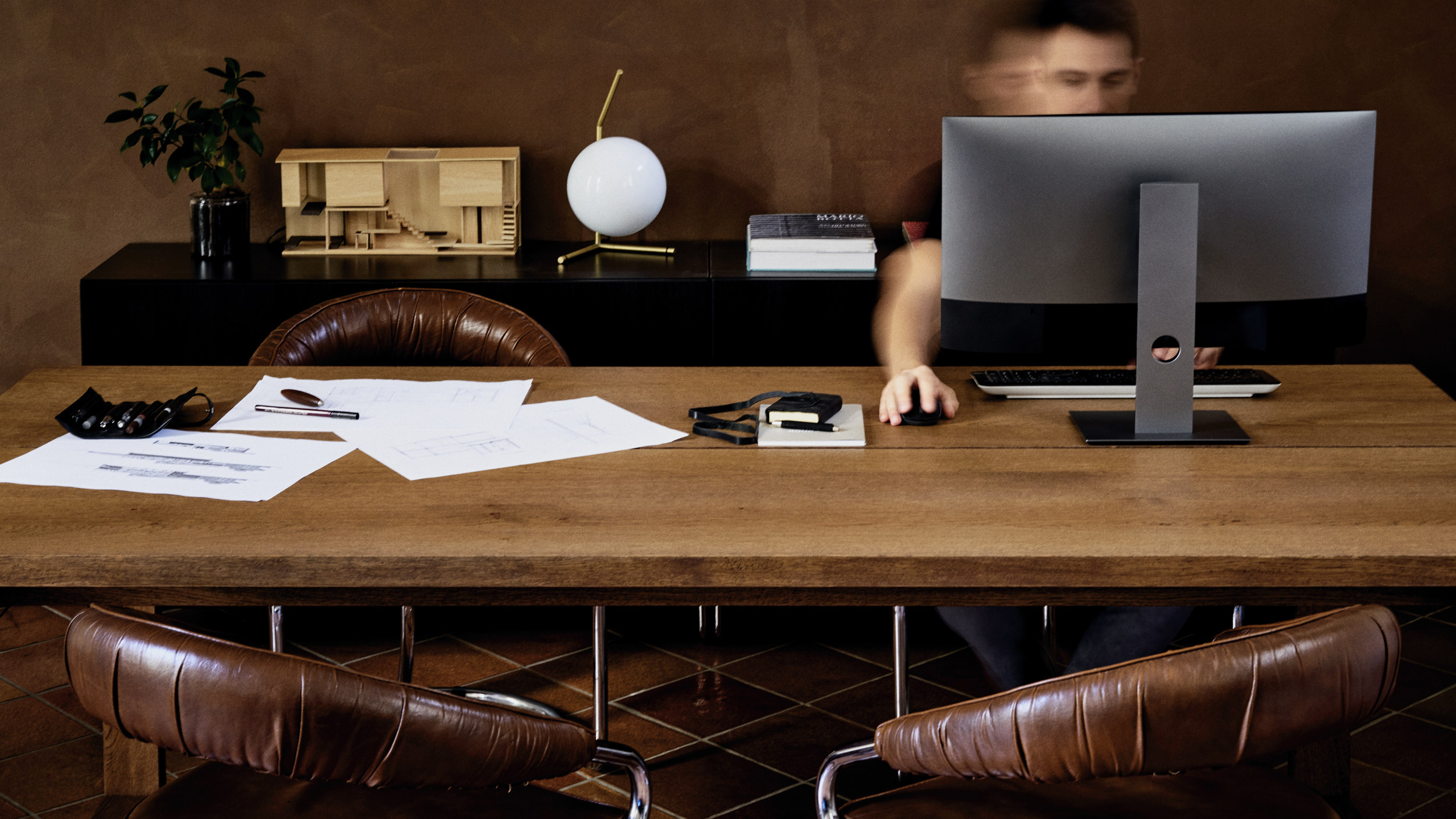 光、物质与复古风格的融合——MARCELLO NETTI 公寓设计-5