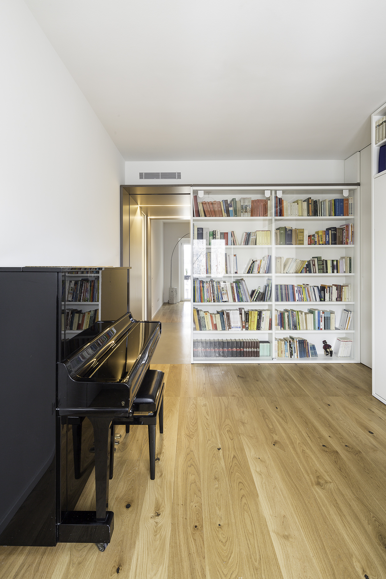 米兰近郊翻新公寓设计-1