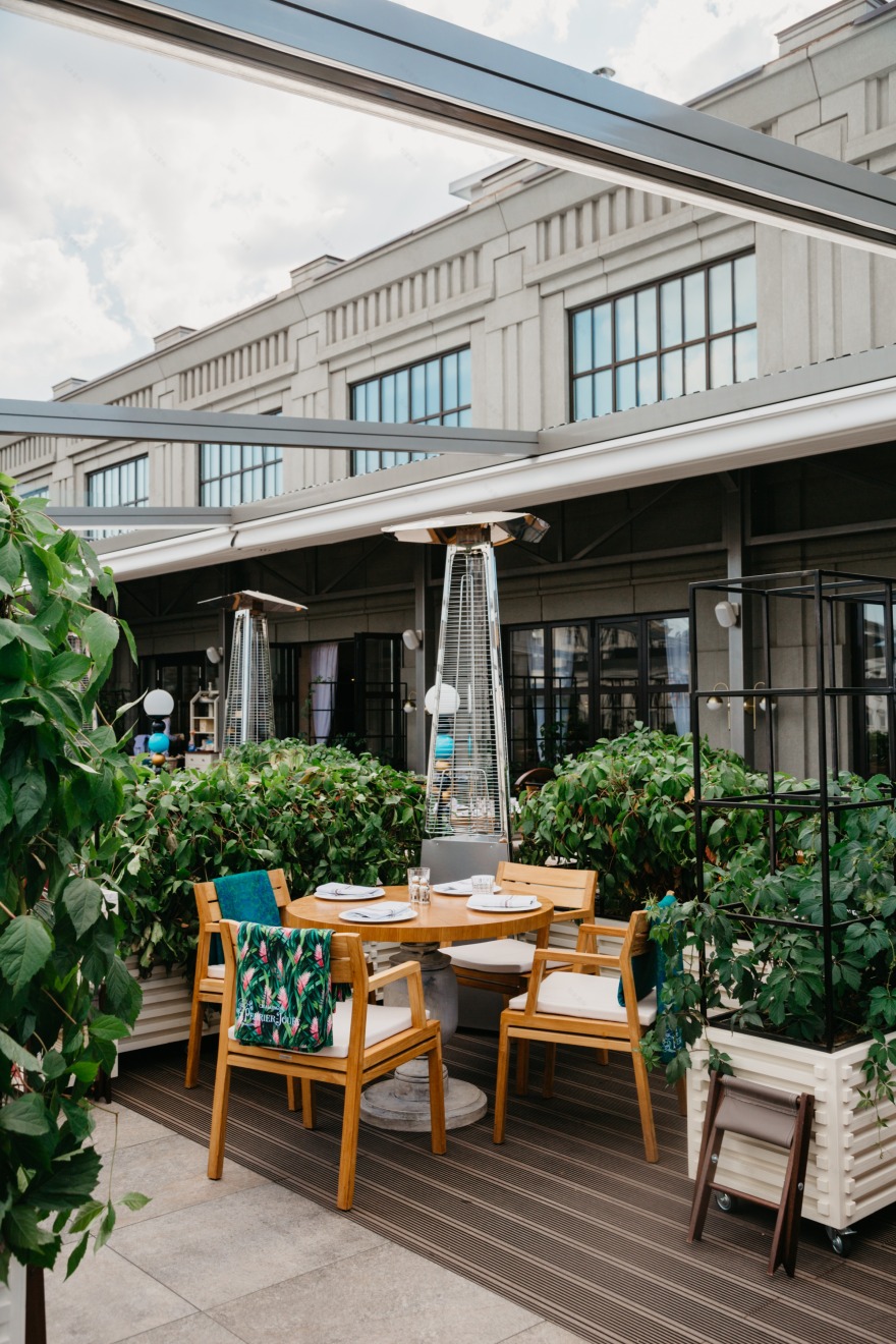 莫斯科高档餐厅 Buro Tsum,Ethimo 打造全景露台魅力空间-7