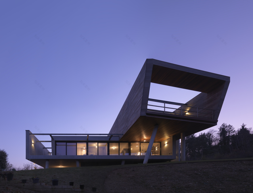 悬浮森林中的透明别墅-107