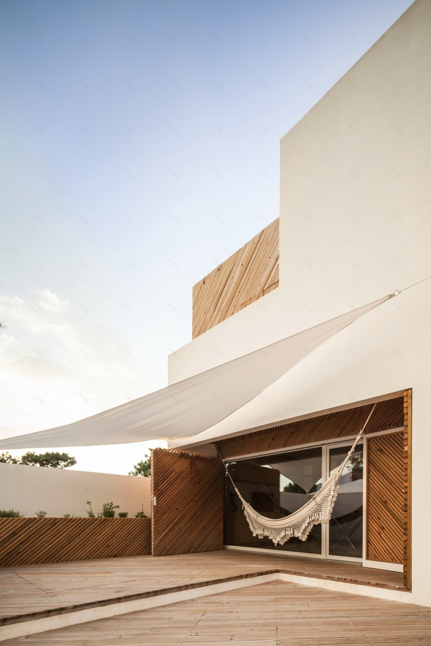 海边别墅的创意重建 | SilverWoodHouse-31