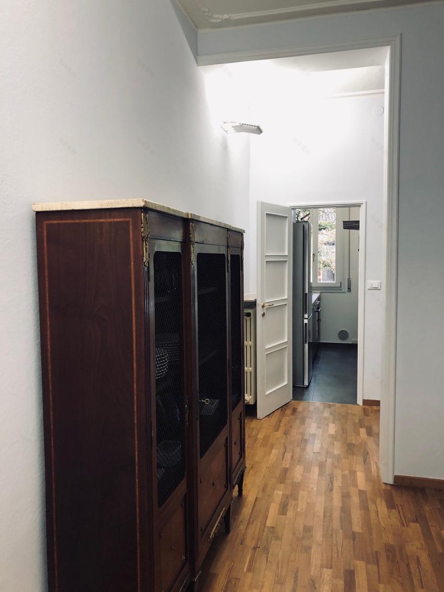 历史建筑中的复古公寓变身记-13