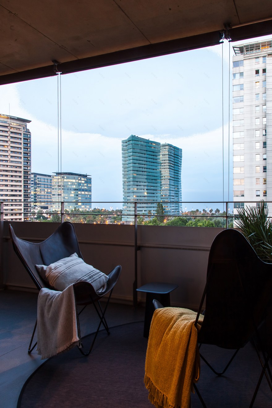 巴塞罗那海景公寓,现代简约与自然温馨的融合-26