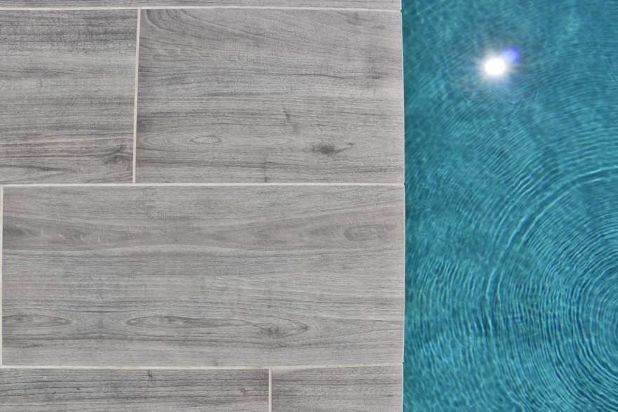 米兰别墅设计,户外木纹石地板打造现代简约风-6