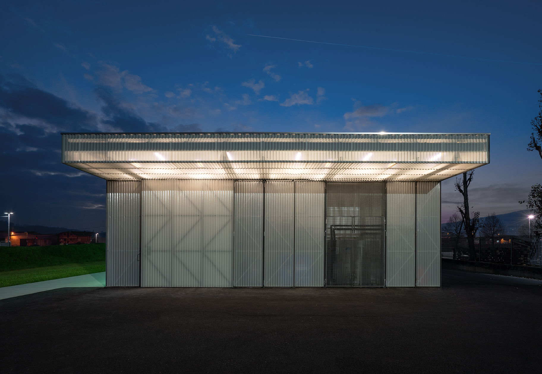 绿色纤维玻璃外墙,打造温馨包容的康复中心-20