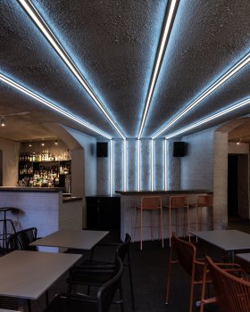 Eigengrau 酒吧 · 融合酒吧与餐厅的音乐空间丨德国柏林丨studio karhard 和 Room Division