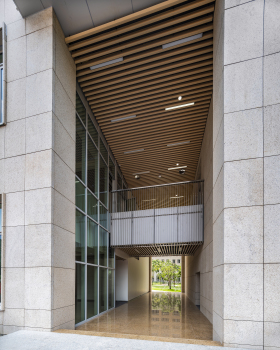 深圳校园山水相依，灵活适应未来变化的工程学院设计