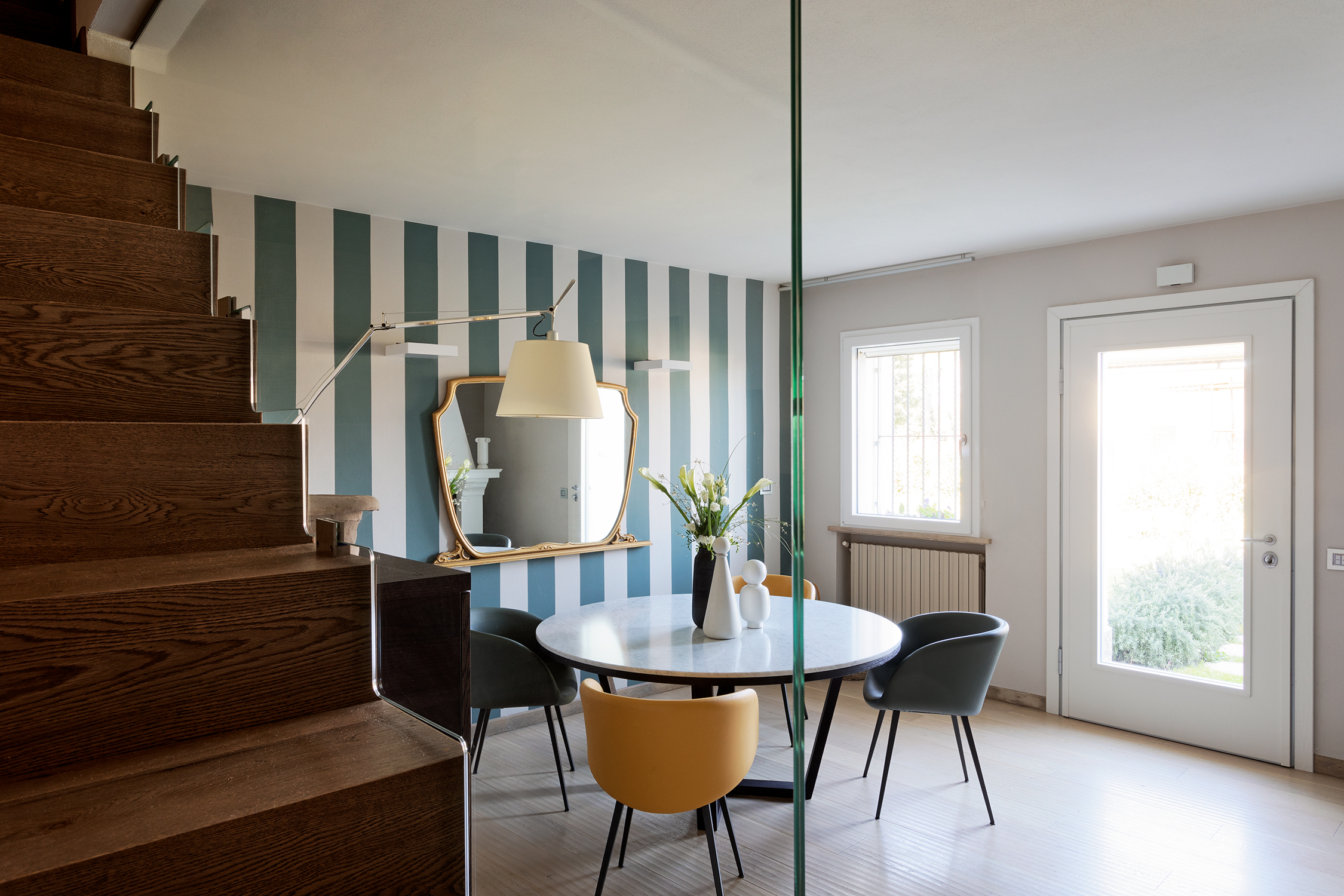 绿意盎然的意式别墅家居设计-12