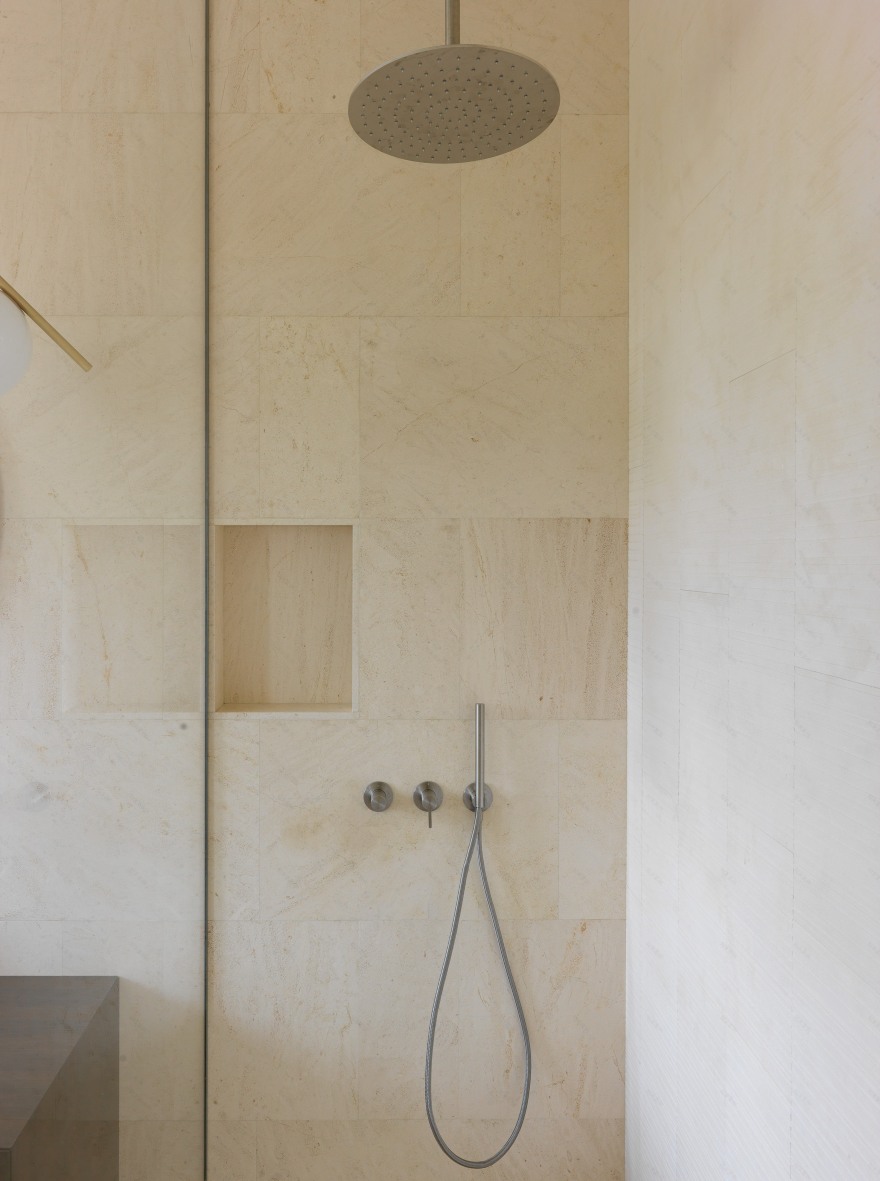 光影交汇,传统公寓的现代新生-24