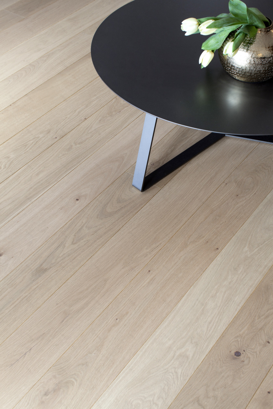 湖景宽幅公寓丨意大利莱科-11