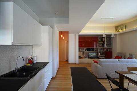 意大利北部公寓的精致翻新-0