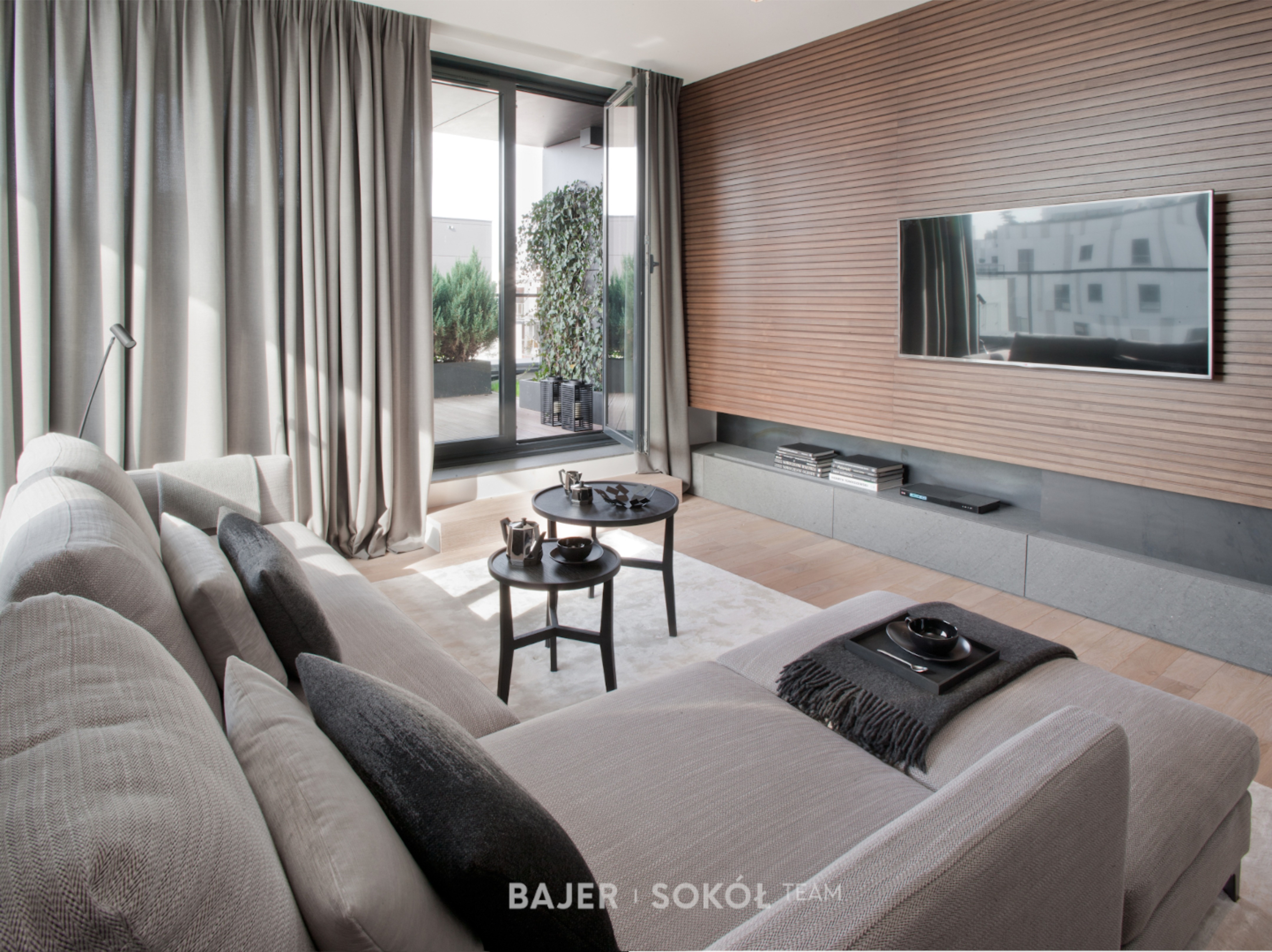 华沙中心小公寓，美式核桃木与灰岩的温馨空间-4