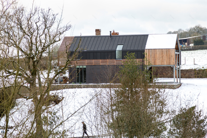 二战遗留问题成就的现代宜居空间——英国 Batelease Farm 别墅建筑-17