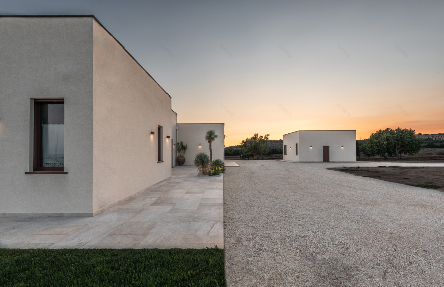 绿意盎然的意式别墅 | 环保建材与自然美景的完美融合-3