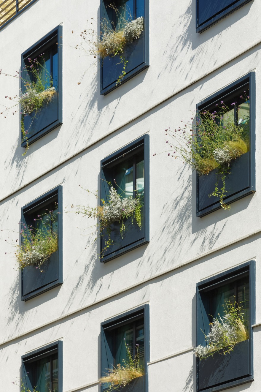 巴黎华莱士酒店,蓝调金属魅力与自然光的完美结合-5