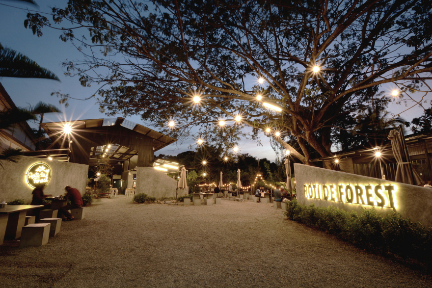 森林中的旋转餐厅“Roti de Forest”-0